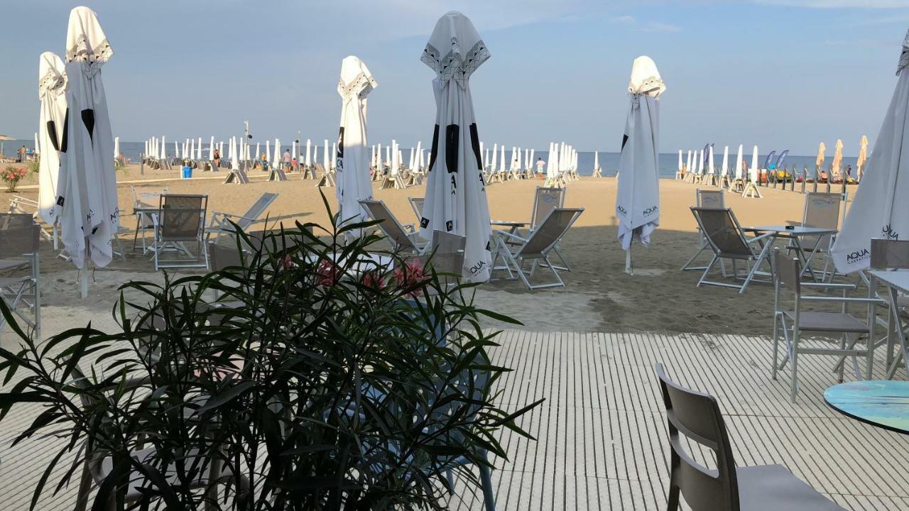 Vela Luxury Sea View Apartments - Marina Surf Năvodari Exterior foto